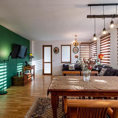 Roman Thermae 2Bdrm Sunny Apartment Varna Bagian luar foto