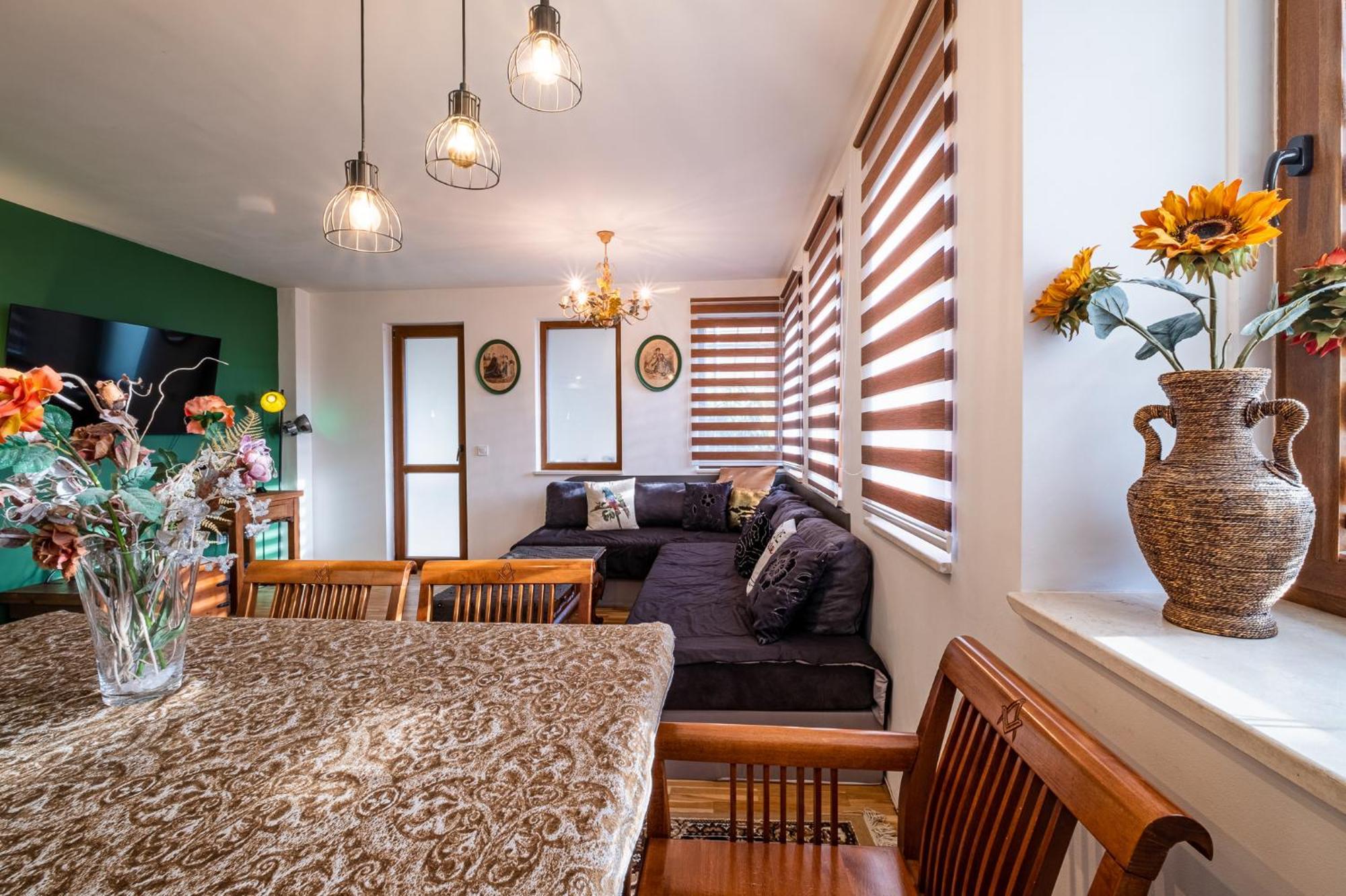 Roman Thermae 2Bdrm Sunny Apartment Varna Bagian luar foto